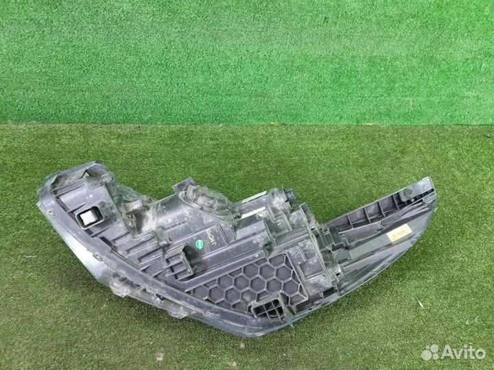 Фара правая Hyundai Solaris