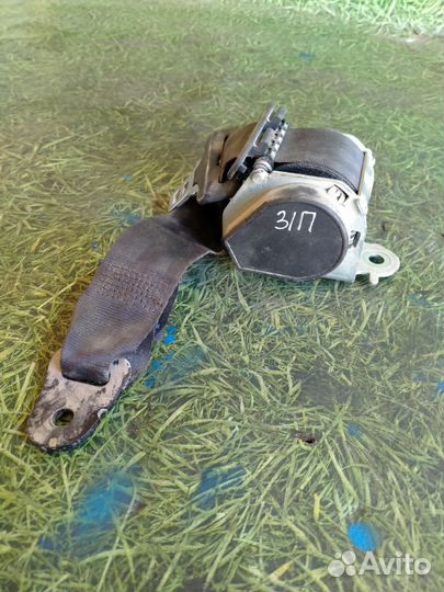 Ремень безопасности задний правый Рено Логан 1