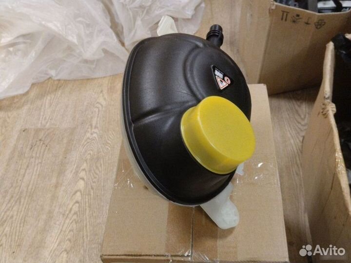 Расширительный бачок Mercedes C W205