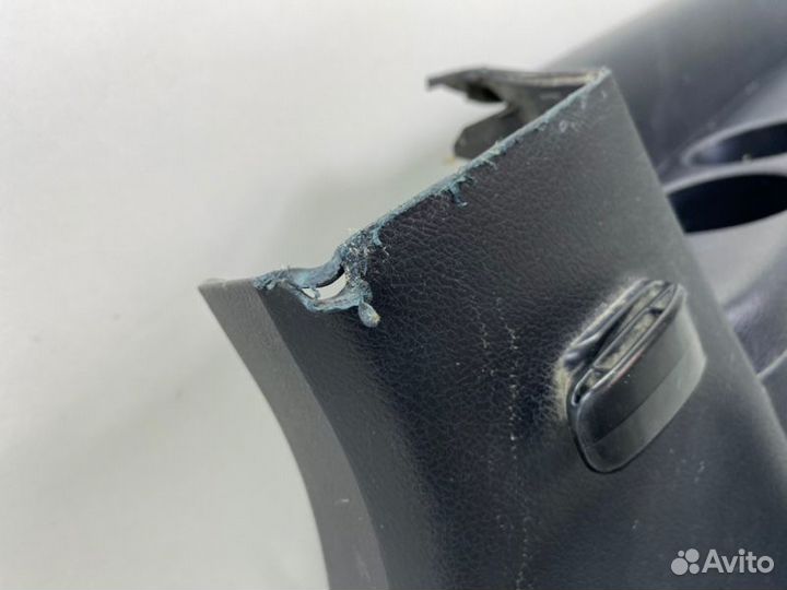 Обшивка багажника задняя правая Toyota Land