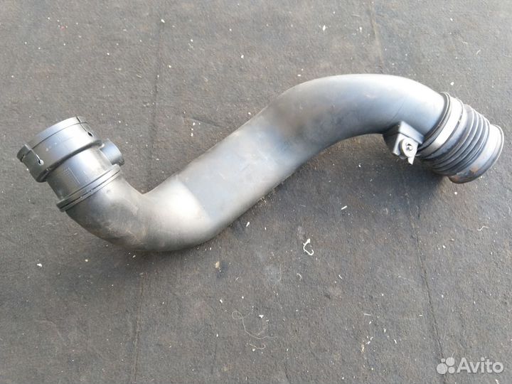 Патрубок воздушного фильтра Jeep Grand Cherokee WK