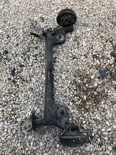 Задняя балка LADA Largus после возгорания