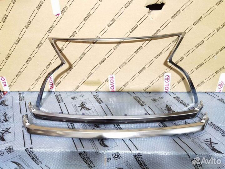 Хром решетки радиатора Lexus Rx 4