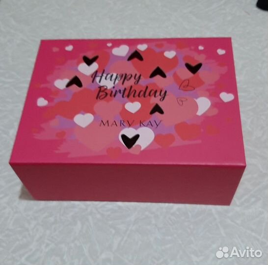 Подарочная коробка