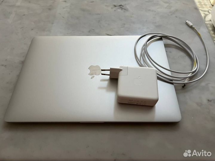 Apple MacBook Pro 15 2019 (i9/16/512) Silver