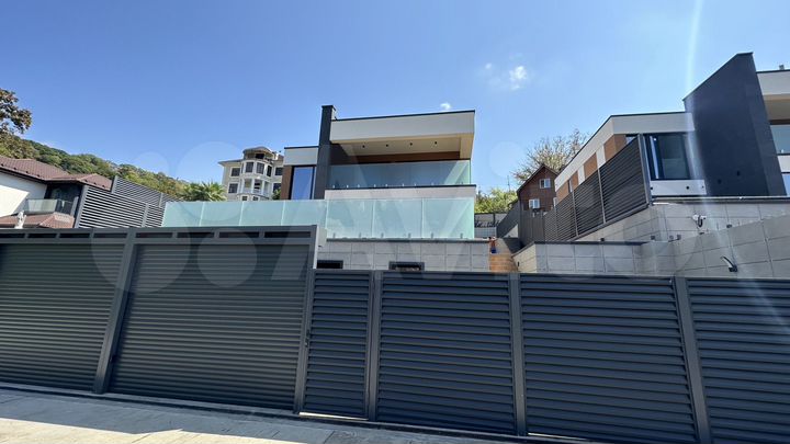 Дом 296 м² на участке 5 сот.