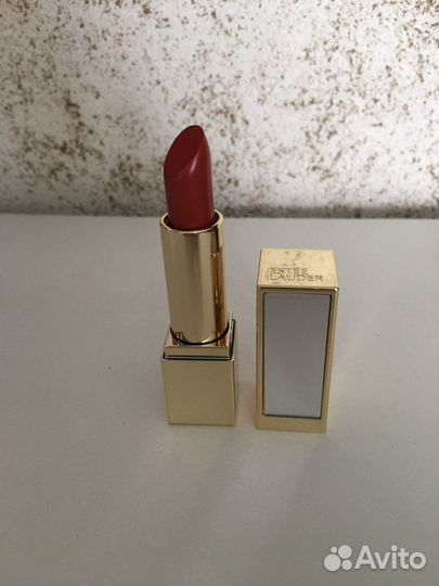 Помада Estee Lauder