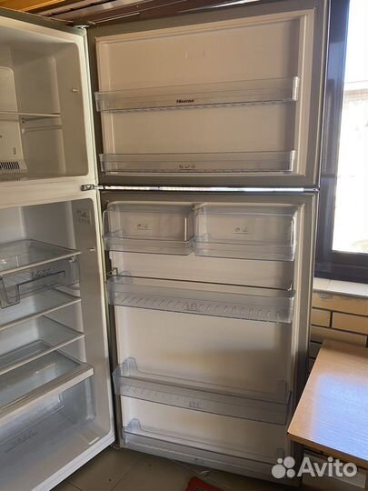Холодильник hisense