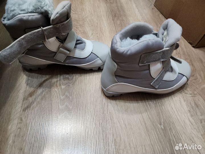 Лыжные ботинки детские 22.5