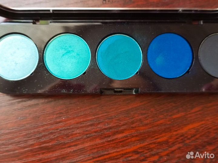 Палитра теней make up atelier paris