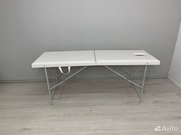 Кушетка с вырезом для лица