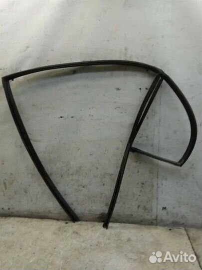 Уплотнитель стекла задний левый kia rio 2 седан