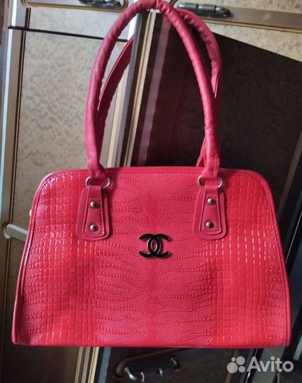 Сумка красная с биркой новая