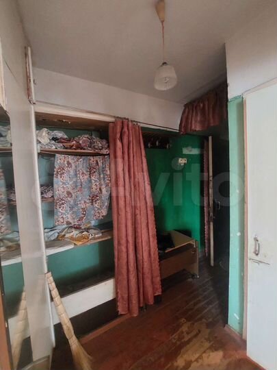 2-к. квартира, 42 м², 3/3 эт.