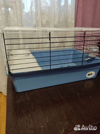 Клетка с домиком, поилкой т. д. 70*47*38