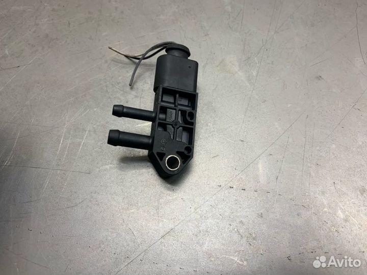 Датчик давления выхлопных газов Volkswagen Passat