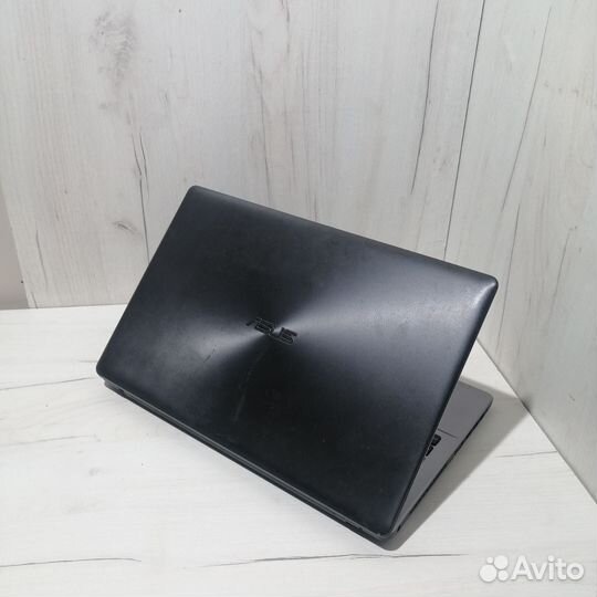 Ноутбук Asus X550C