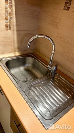 Кухонный гарнитур бу с мойкой и краном