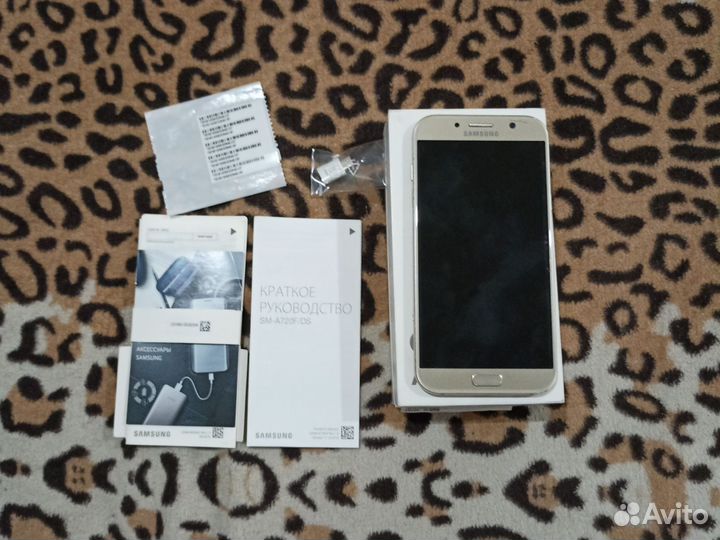 Samsung Galaxy A7 (2017) SM-A720F/DS, 3/32 ГБ