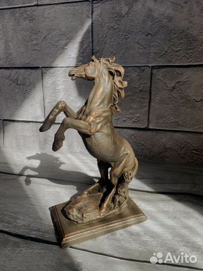 Конь Давида скульптура