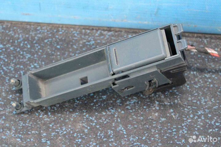 Прикуриватель Audi A4 (Ауди А4) B5 8D0863284C