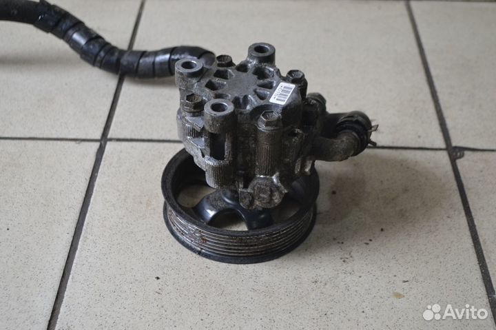 Насос гур Toyota Noah R60