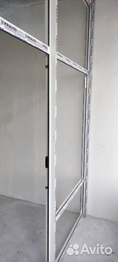 Стеклянная перегородка