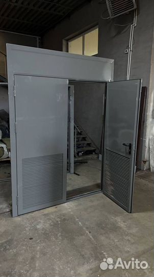 Двери тамбурные, подъездные