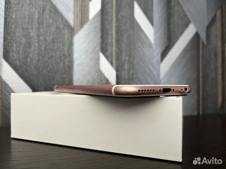 iPhone 6S, 32 ГБ