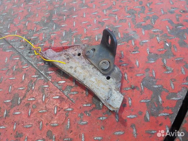 Кронштейн бампера левый Mercedes-Benz Axor