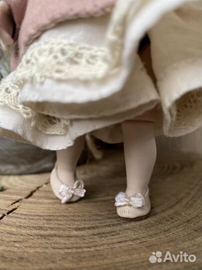 Кукла фарфоровая коллекционная