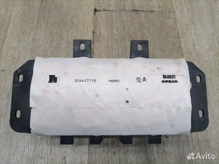 Подушка безопасности пассажира (в торпедо)