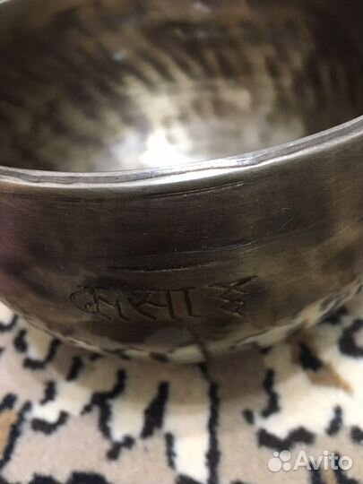 Тибетская поющая чаша полной луны