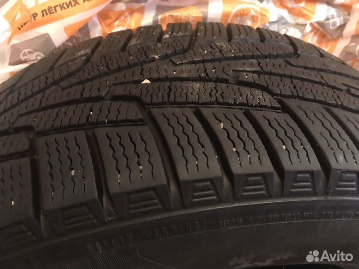 Kumho I'Zen KW31 215/65 R16