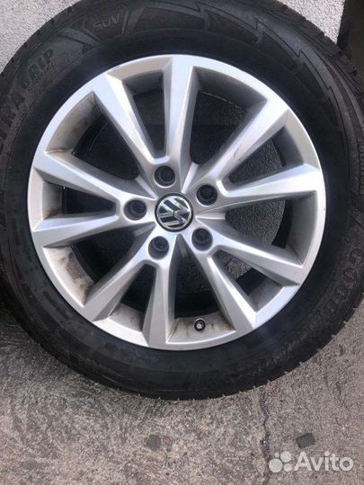 Продам литые диски на Фольксваген