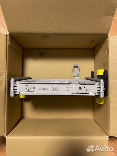 Радиатор Audi 4E0121212B