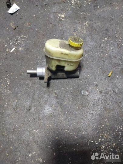 Главный тормозной цилиндр Jeep Grand Cherokee