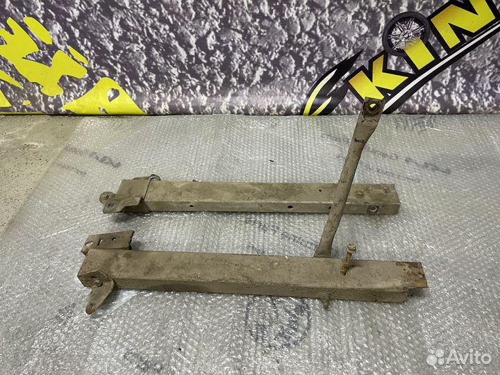 Кронштейн переднего бампера Лагуна Laguna 2 2005