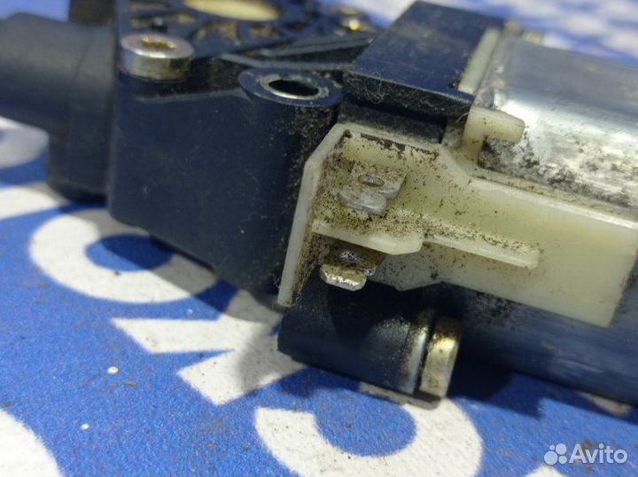 Моторчик шторки Bmw E65 седан 2004