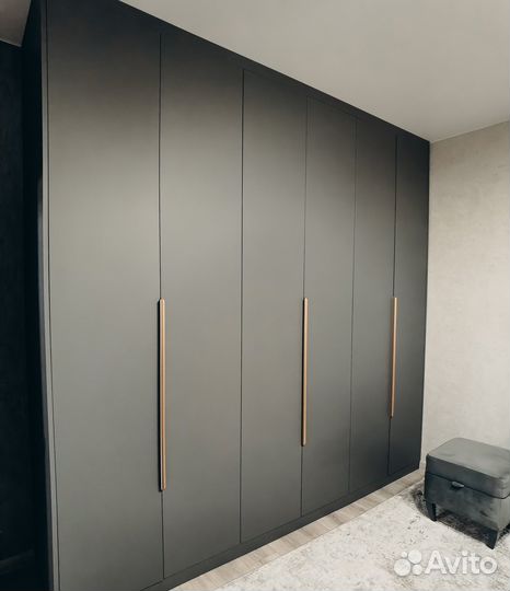 Шкаф на заказ под потолок