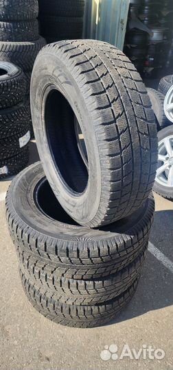 Toyo Observe GSi-5 215/70 R16 100Q