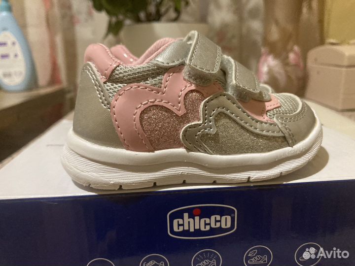 Кроссовки для девочки 18 размер