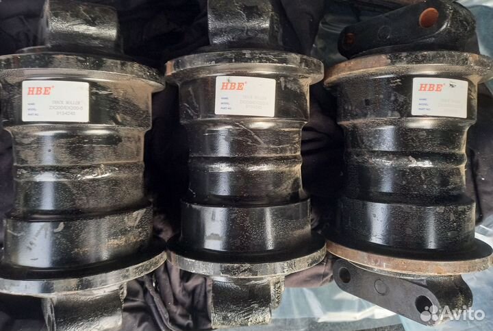 Каток опорный Hitachi