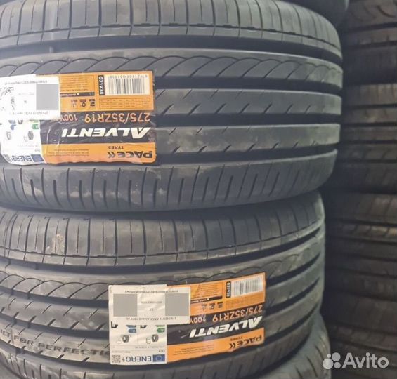 Sonix Prime UHP 08 275/35 R19 100Y