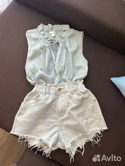 Джинсовые шорты и топ