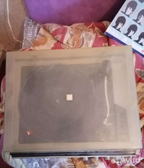 Проигрыватель винила (подойдёт для ретро фотосе