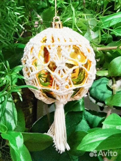 Елочные игрушки вязанные макраме / венки