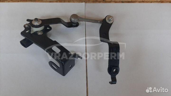 Датчик положения кузова Toyota Camry