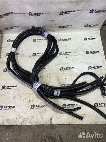 Уплотнители дверей комплект Nissan Primera P11