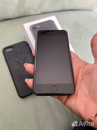 iPhone 7, 32 ГБ